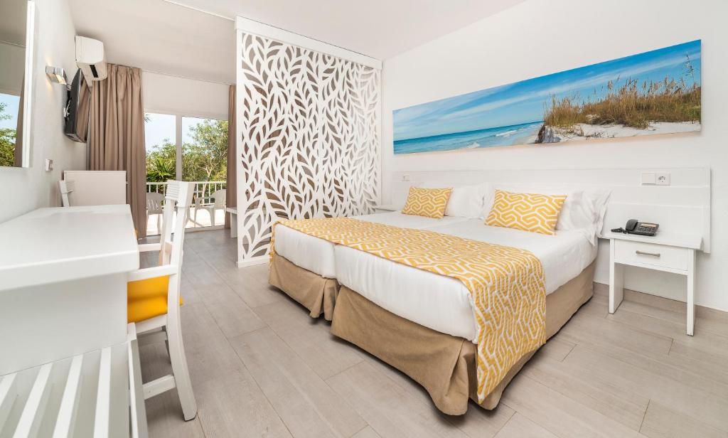 Globales Samoa — Hotel rooms in Calas de Mallorca, Balearic Islands
