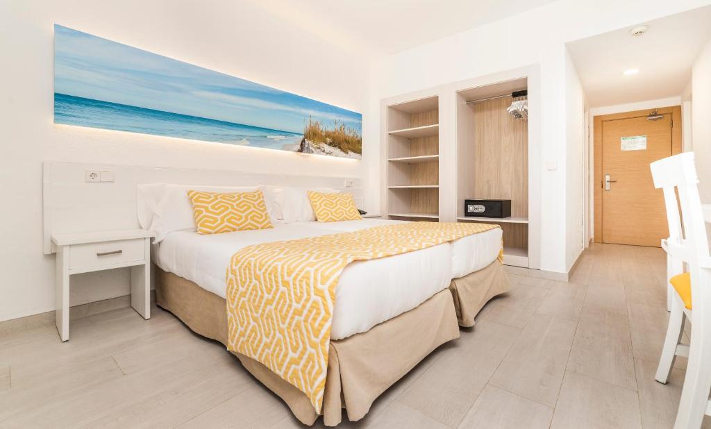 Globales Samoa — Hotel rooms in Calas de Mallorca, Balearic Islands