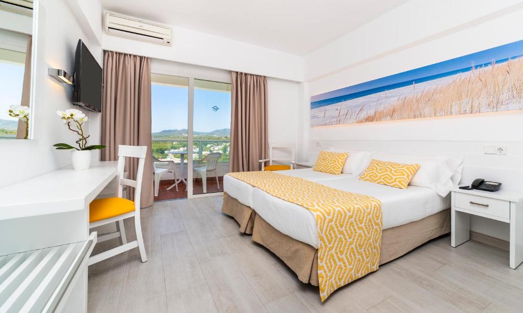 Globales Samoa — Hotel rooms in Calas de Mallorca, Balearic Islands