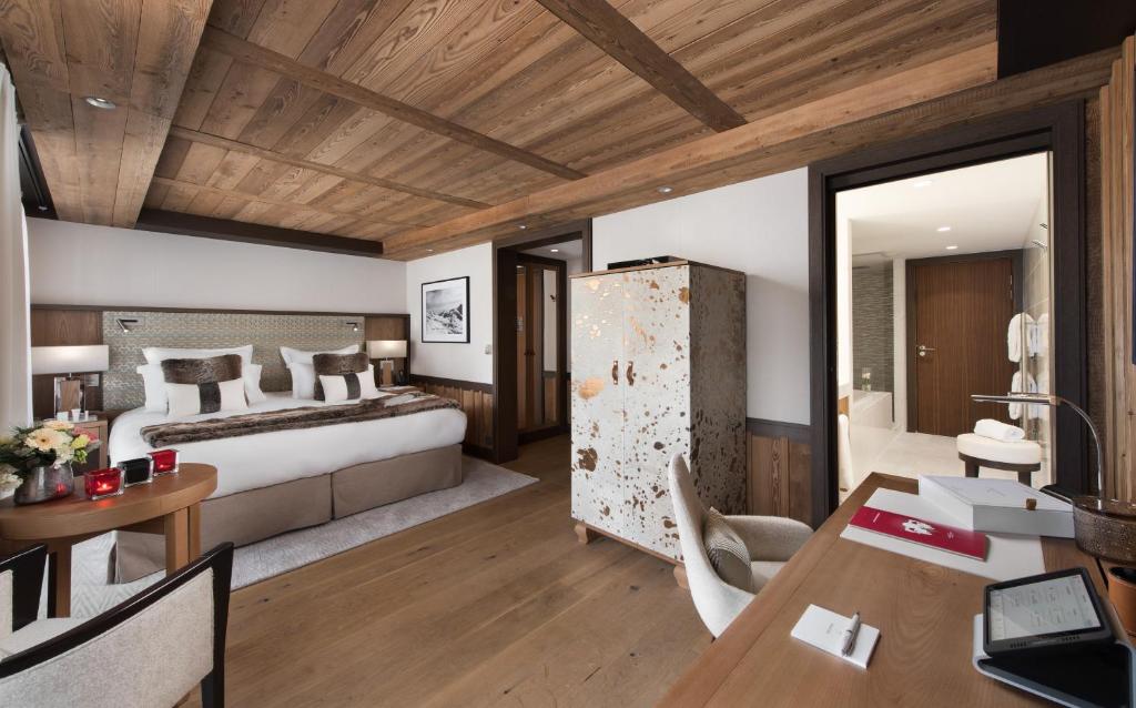Hotel Barriere Les Neiges Courchevel photo