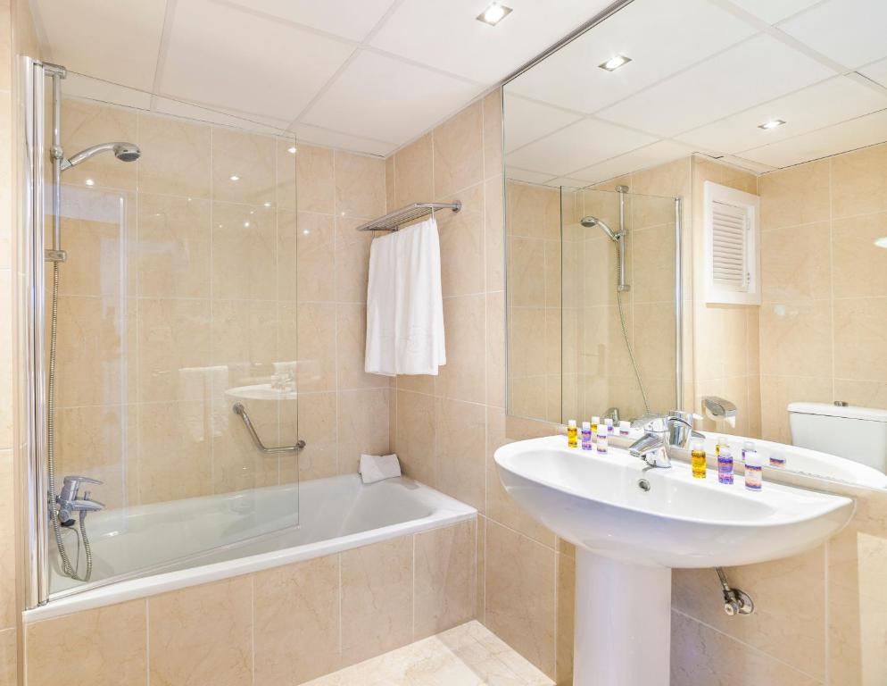 Globales Samoa — Hotel rooms in Calas de Mallorca, Balearic Islands