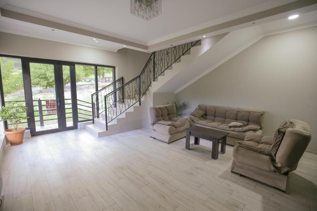 Roza's guest house photo