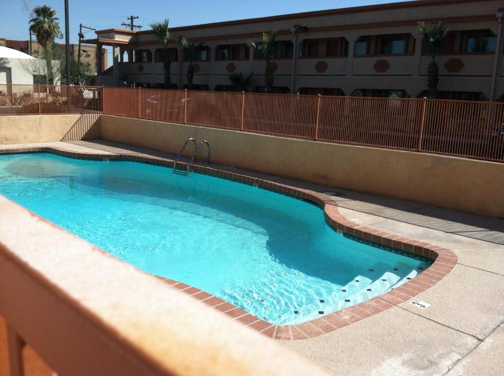 Super 8 By Wyndham Phoenix Downtown Photo 3
