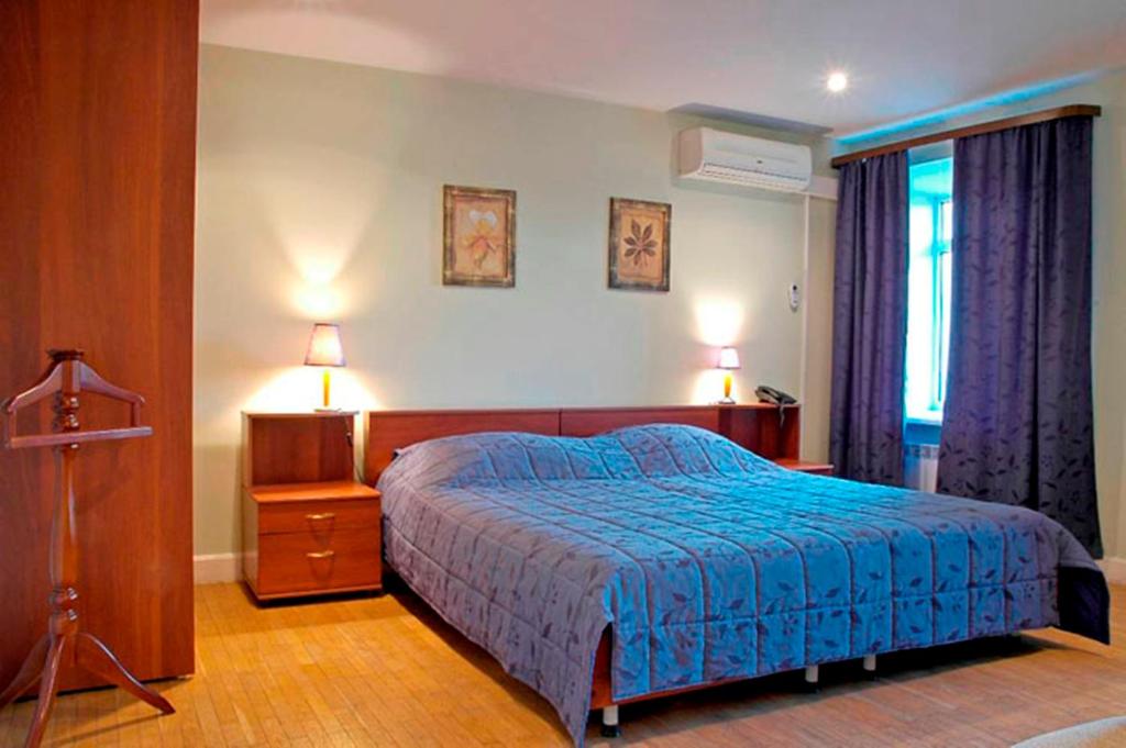 Krasnoarmeyskaya 48 apartment on lva tolstogo square ukraine