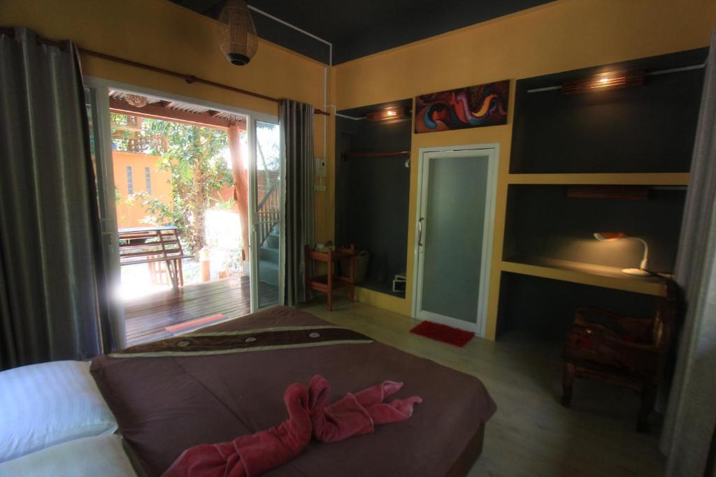 เจเจ บีช รีสอร์ท & เจเจ ซีฟู้ด รีสอร์ต (JJ Beach Resort & JJ Seafood Restaurant)