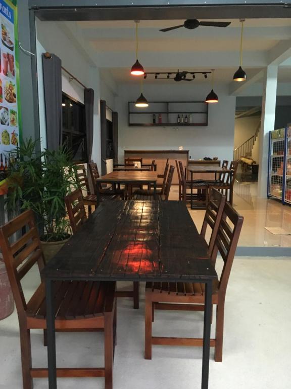 Khaosok Secret Hostel