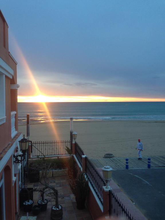 Lloyds Beach Club - 2