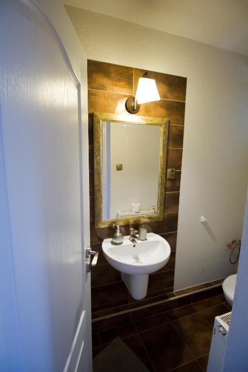 Star Apartments photo
