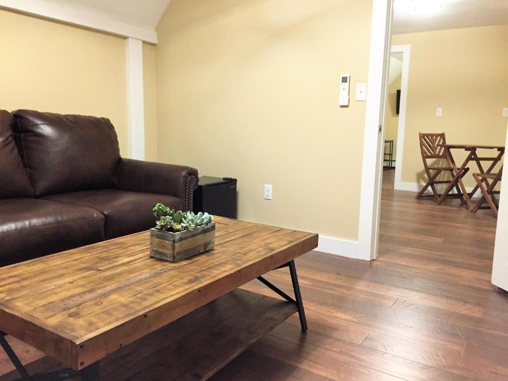 Sea Street Inn Main image 1