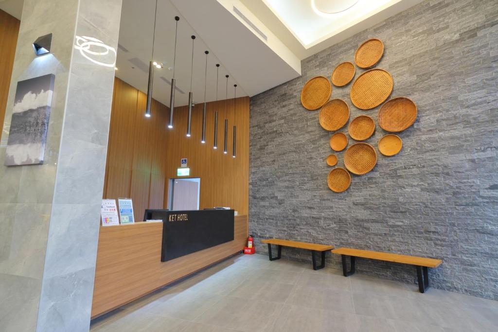 Ket Hotel