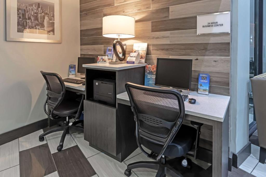 Best Western At O' Hare Photo 8