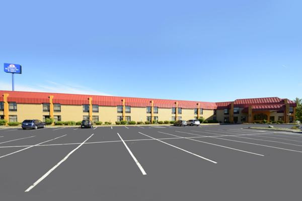 Days Inn & Suites By Wyndham Kalamazoo Photo 14