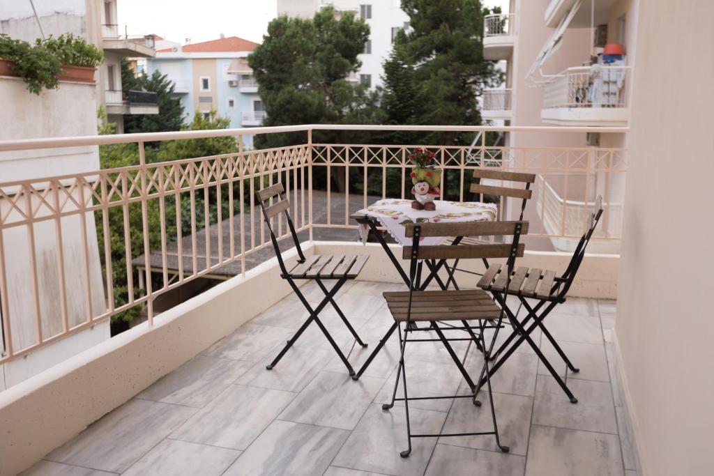 Διαμερισμα 65 τμ στην καρδια της πολης photo