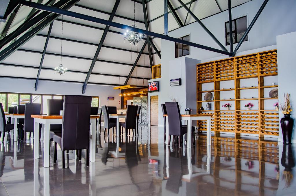 Restaurant, Mount Shekinah Country Hotel in Howick