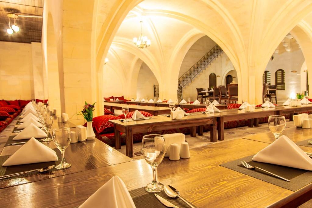 ŞEHRAZAT KONAĞI (SEHRAZAT KONAGI)