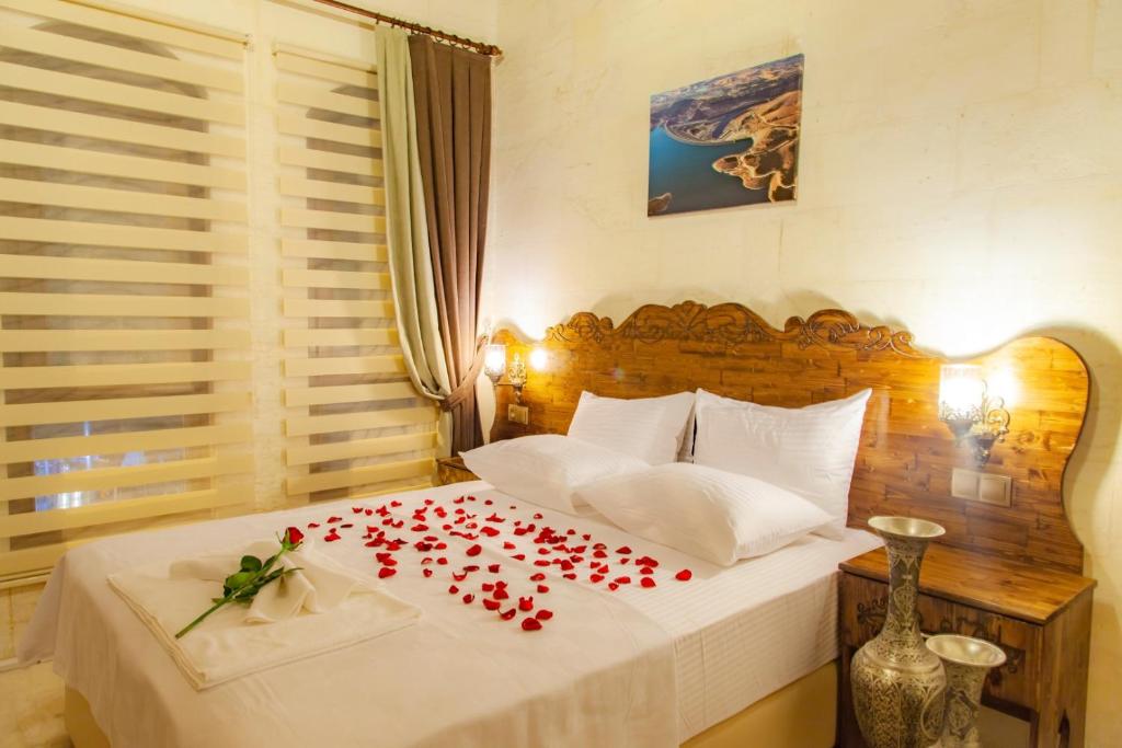 ŞEHRAZAT KONAĞI (SEHRAZAT KONAGI)