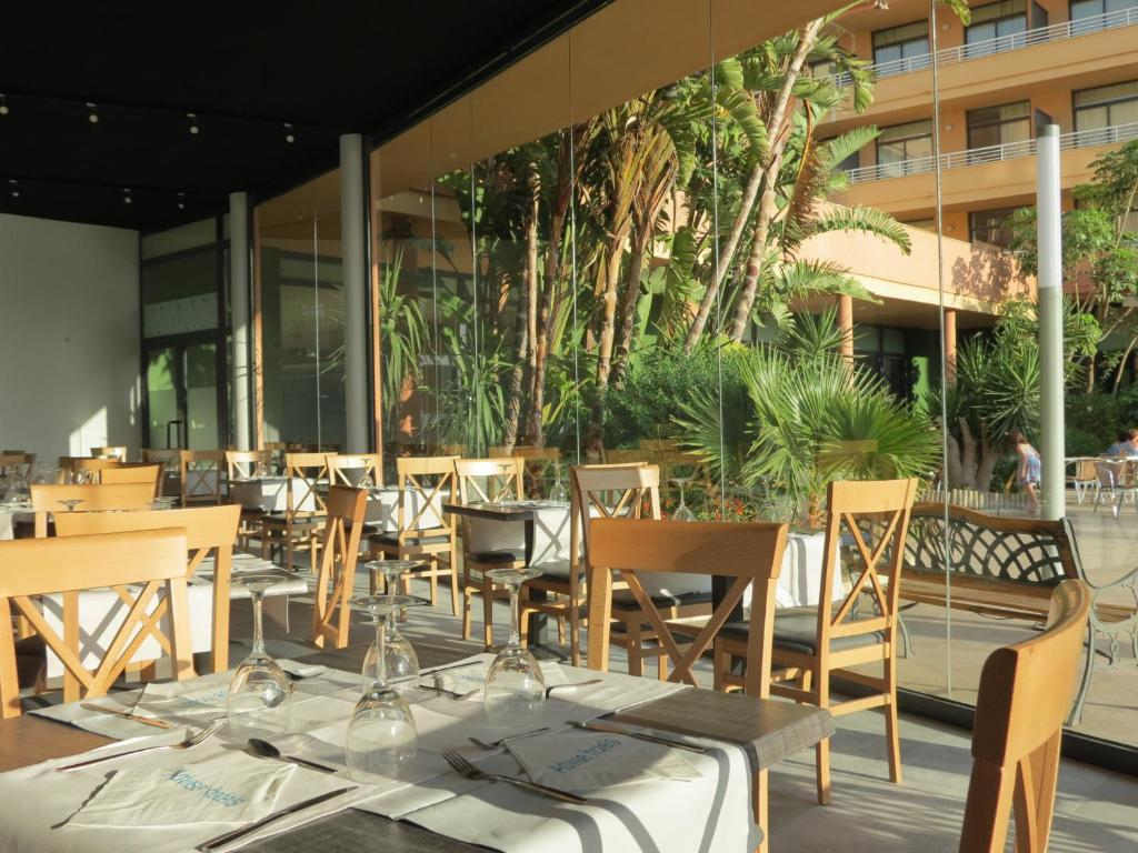 Advise Hotels Reina — Restaurant & bars in Vera, Andalusia