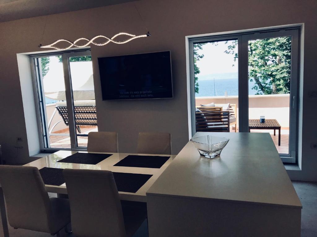 Apartments & rooms Artemus Belveder 7