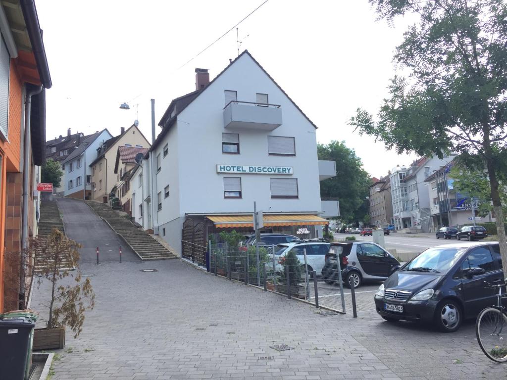 Hilton Garden Inn Stuttgart Neckarpark Stuttgart Informationen Und Buchungen Online Viamichelin