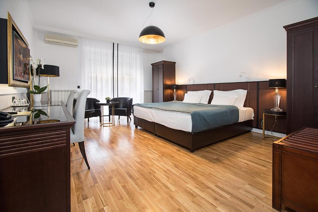 Hotel Majestic photo