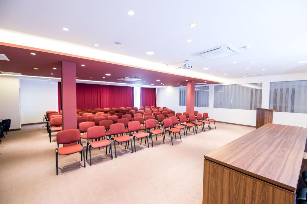 Tárgyalóterem/bálterem