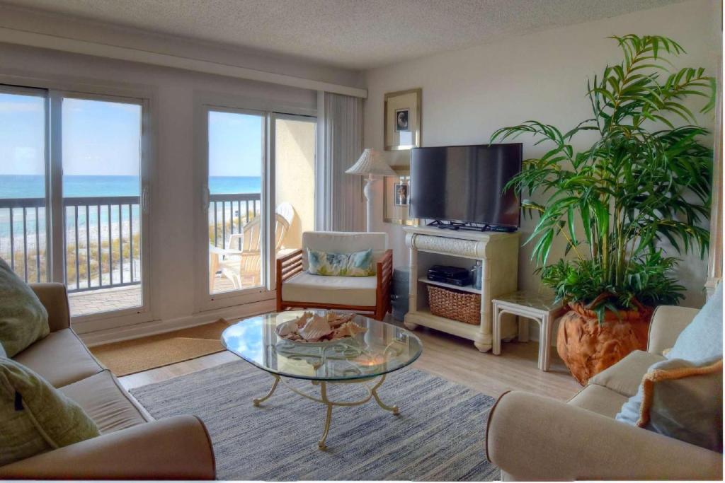 Pinnacle Port C1-203, Carillon Beach