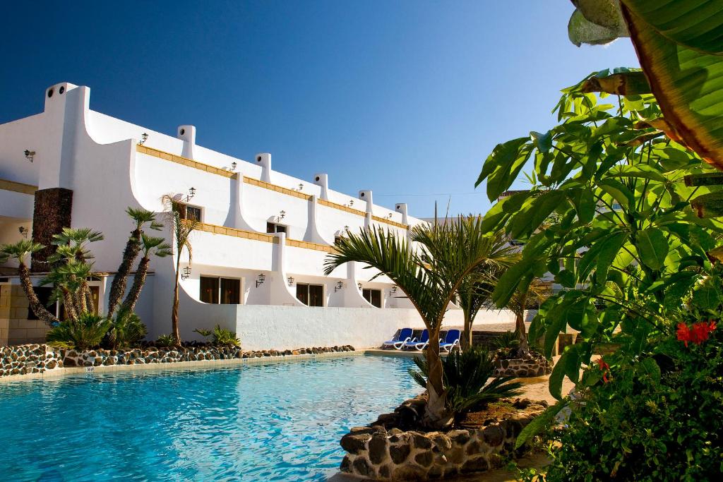 Las Piramides Resort — Playa de las Americas, Canary Islands