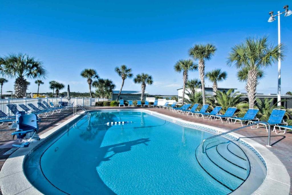 Pinnacle Port C1-302, Carillon Beach