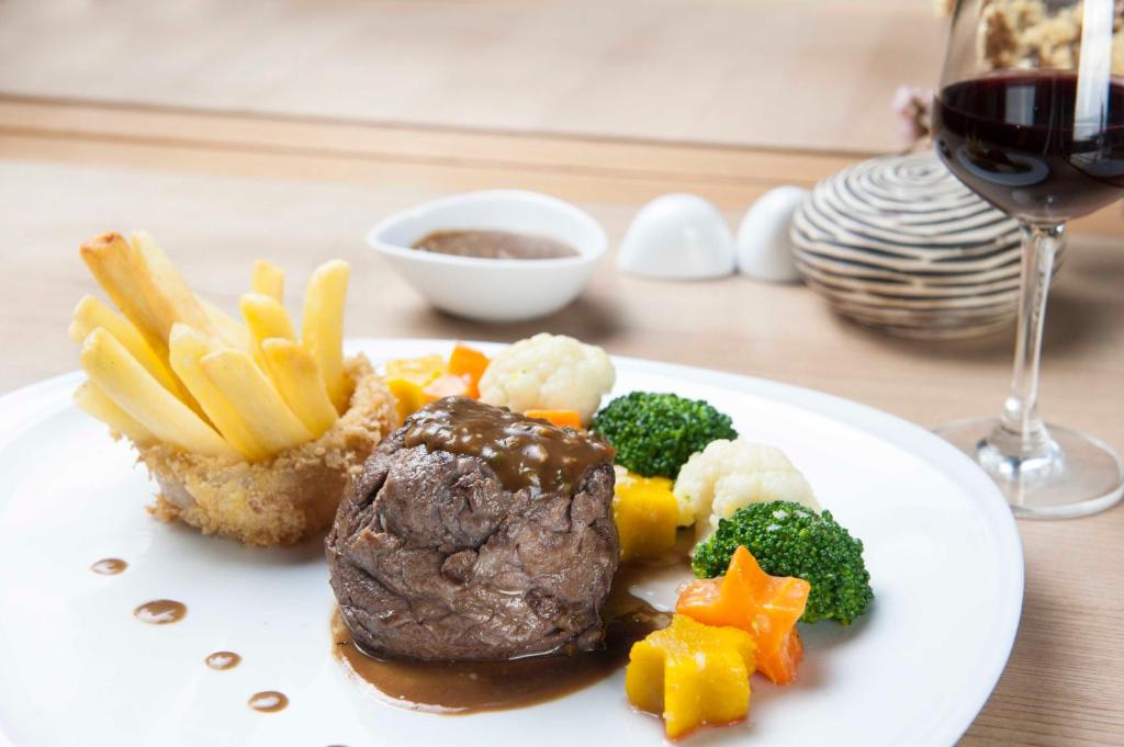 อาหารและเครื่องดื่ม