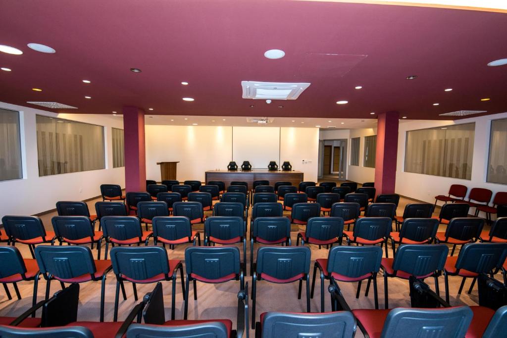 Tárgyalóterem/bálterem