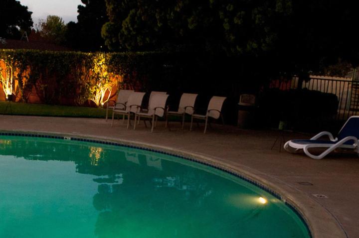 Coral Reef Inn & Condo Suites photo