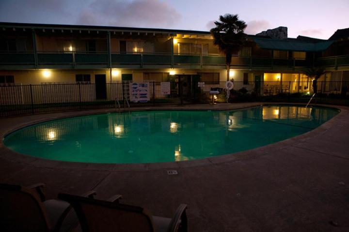 Coral Reef Inn & Condo Suites photo