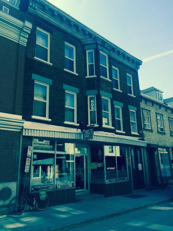 EKONO HOSTEL LA BELLE PLANETE BACKPACKERS Downtown Quebec City photo