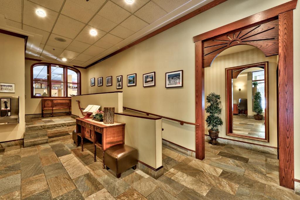Sun Peaks Lodge photo