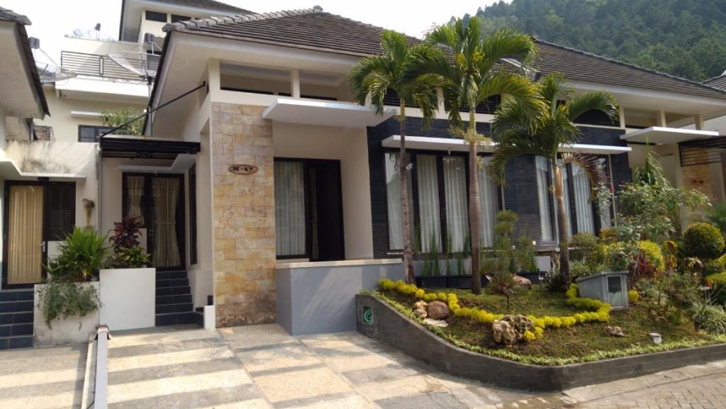 Gladiola guest house indonesia