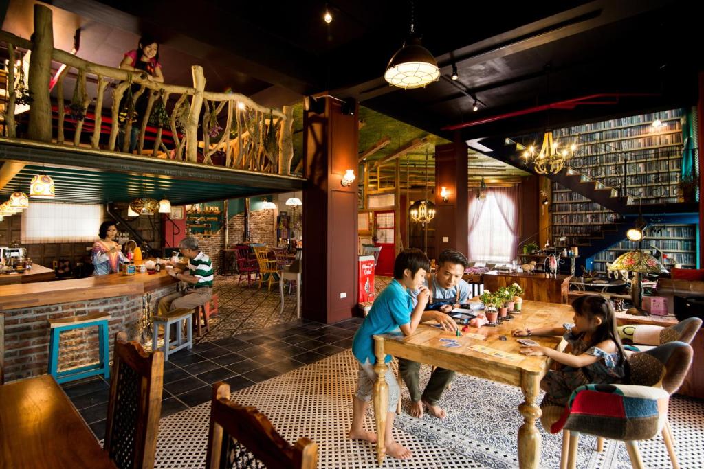 Fly Inn