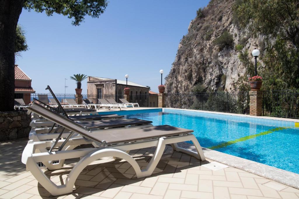 Hotel Corallo — Basen in Taormina, Sycylia