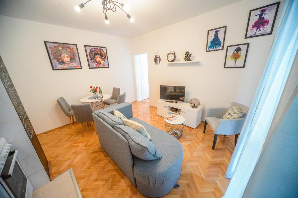 City In Apartment - 1