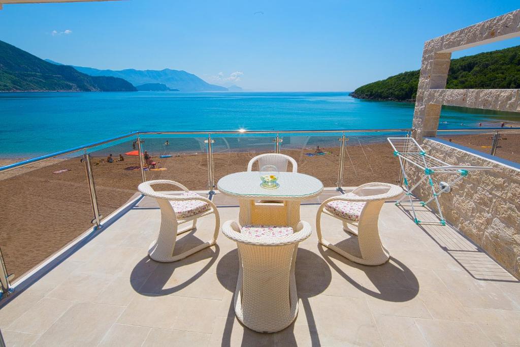 Manda 107 Mansion — Hotel in Budva