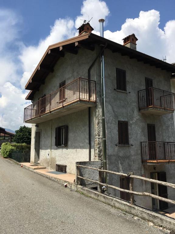 Casa Memeo — Hotel in Colico