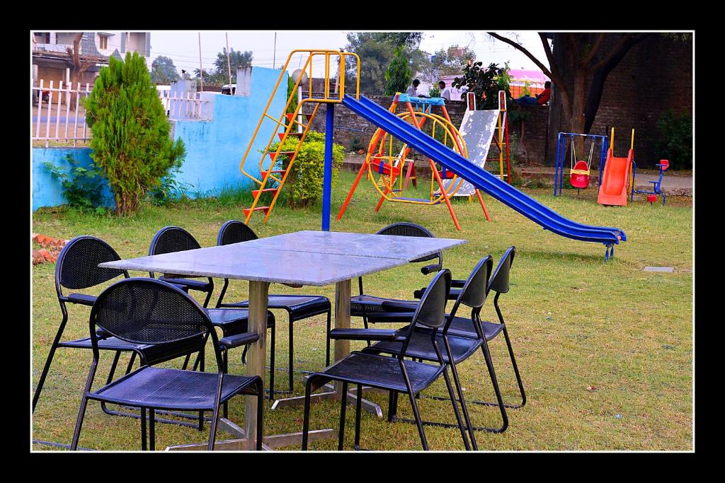 MPT Tourist Motel, Biaora photo