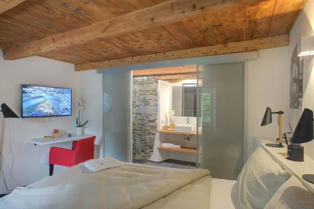 MyVerzasca Resort Ai piee，位于Brione的酒店