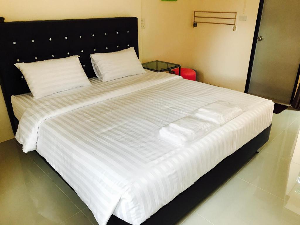 バーン ボン リゾート バンタブン (Baan Bon Resort Bang Tabun)