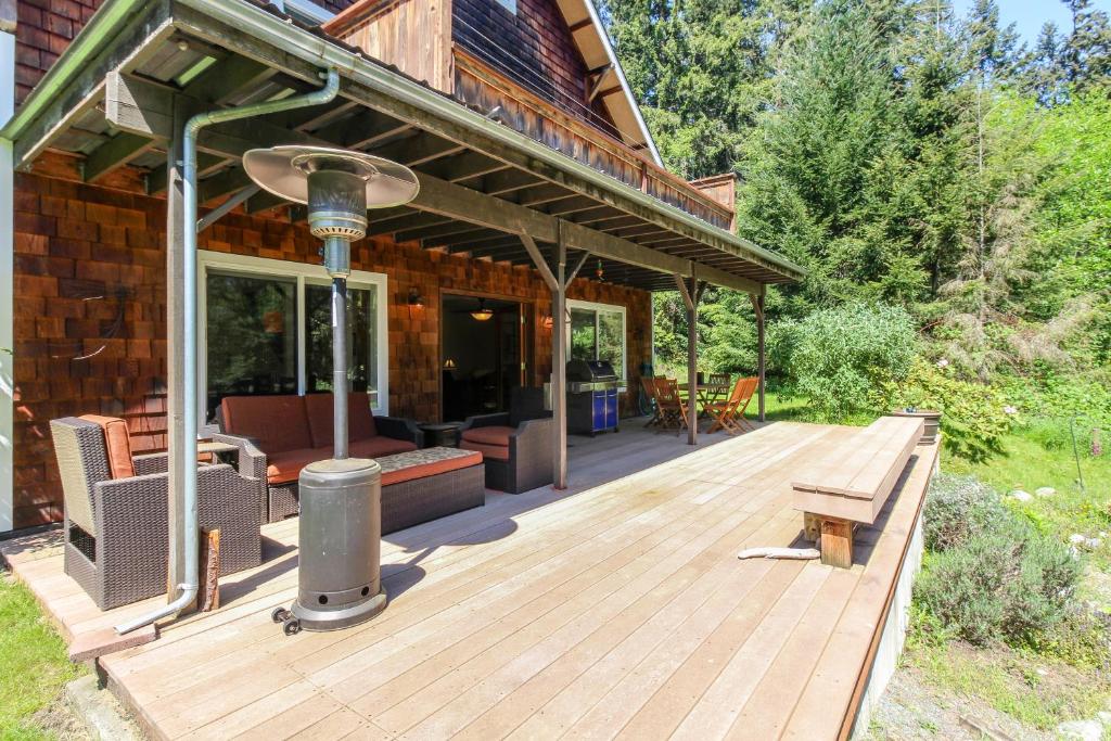 Goss Lake Getaway, Langley