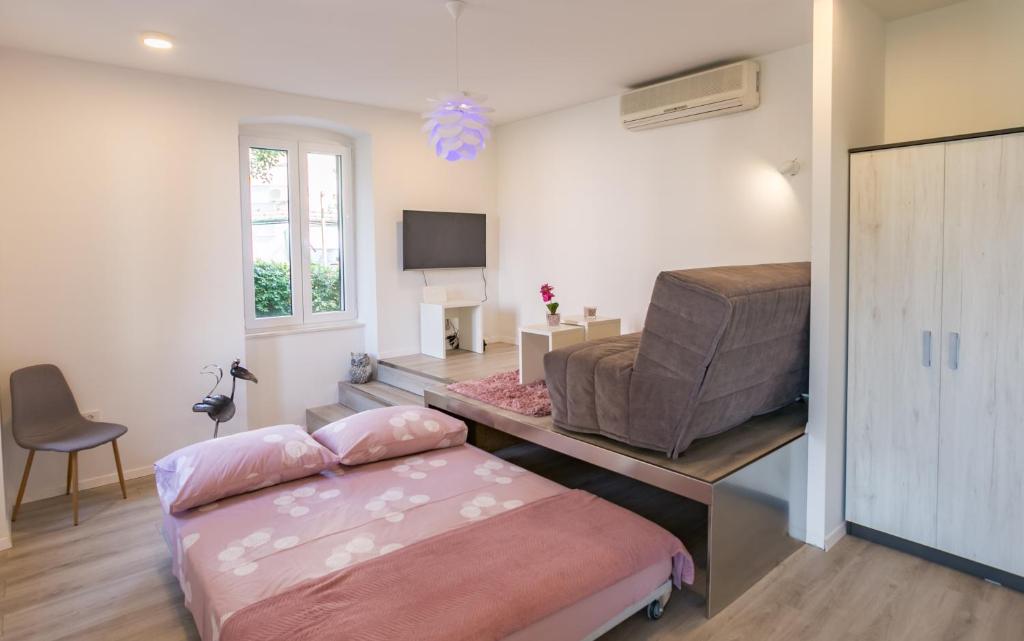 Vana &amp; Tea Luxury Studio Apartment — Hotel in Split