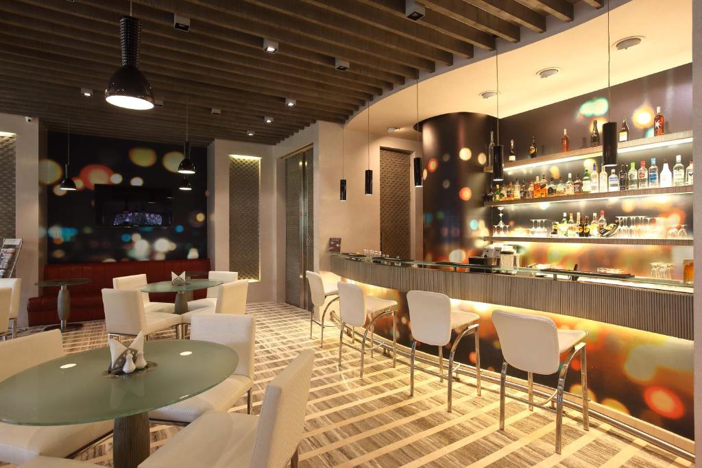Bar/lounge