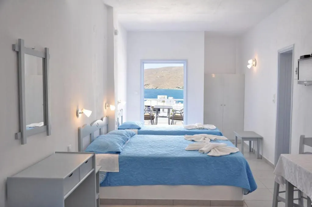 Studios Akrogiali, hotel in Aegiali