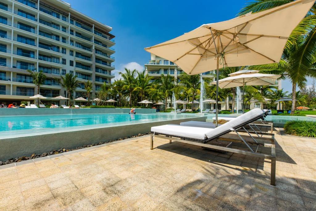 Sunshine Apartment in 5* resort photo