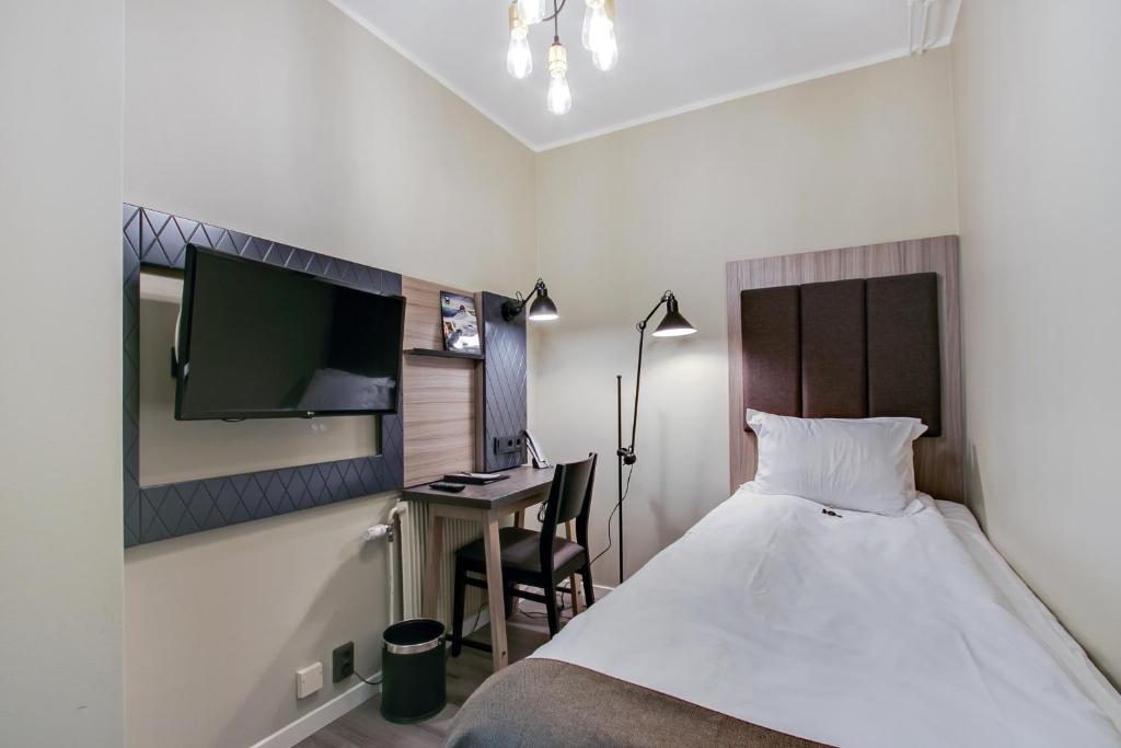 Moderate Cabin without window 