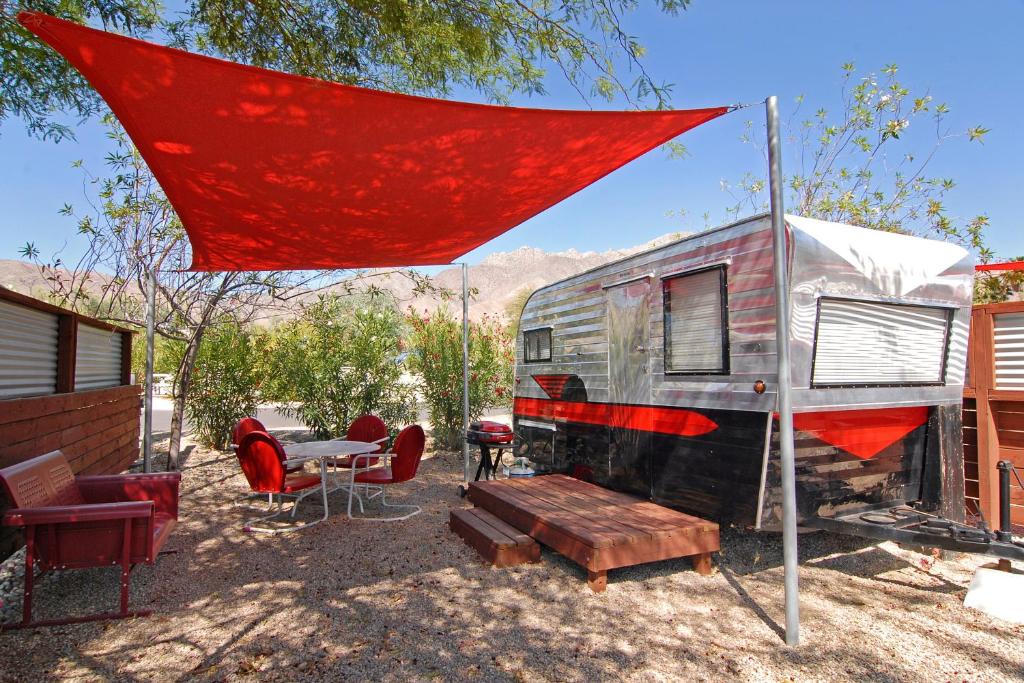 Palm Canyon Hotel and RV Resort photo
